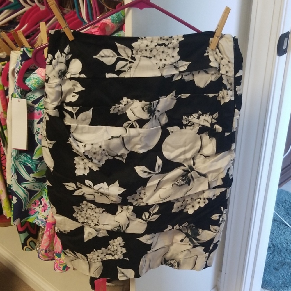 VGUC WHBM floral pencil skirt